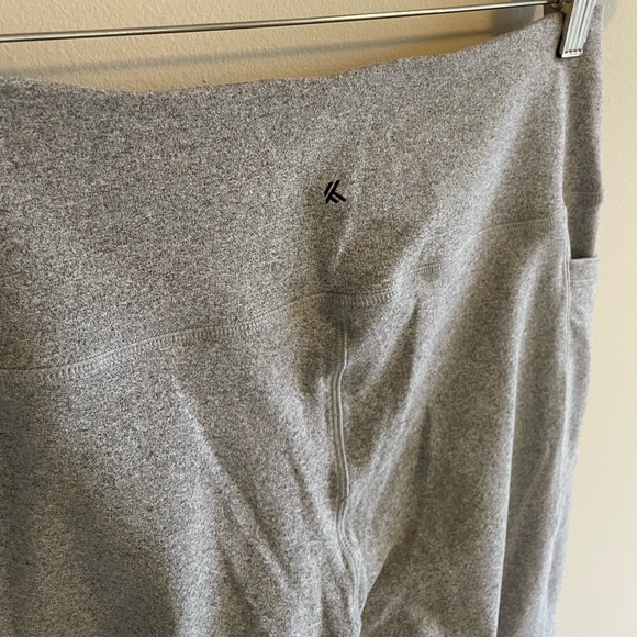 Size M Light Grey Leggings - Picture 8 of 15